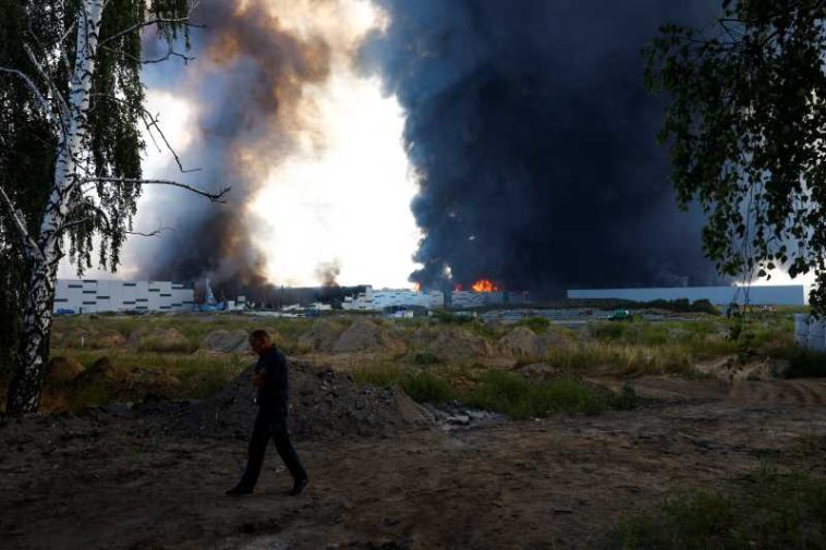 Rusia anunță că a efectuat atacuri masive asupra industriei militare și a centrelor logistice din Ucraina