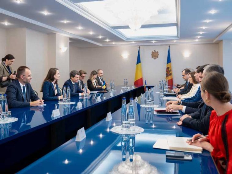 Nicușor Dan: Integrarea europeană, securitatea energetică și amenințările hibride, printre temele discutate cu Maia Sandu