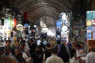 Șase luni de război în Iran: Incertitudine, sărăcie și amenințări cu o și mai mare represiune