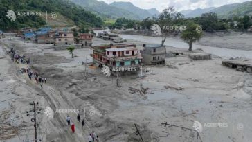 Numeroase victime ale inundațiilor din Nepal se aflau într-un pelerinaj la poalele Muntelui sacru Kailash