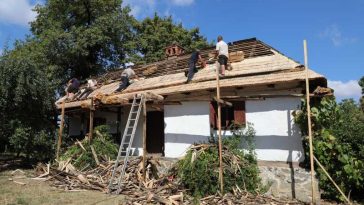 Timiș: Lucrări de restaurare la 11 obiective ale Muzeului Satului Bănățean, finanțate prin Timbrul Monumentelor Istorice