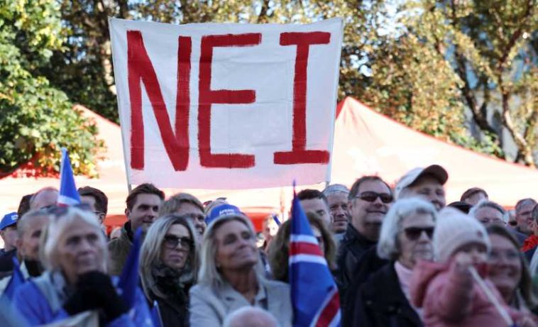 Islanda: O majoritate strânsă se opune reluării negocierilor de aderare la UE, potrivit unui sondaj înainte de referendum