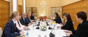 Ministrul interimar de Externe Oana Țoiu – vizită de lucru în Letonia: Întărirea securității regionale – o prioritate