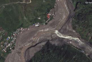 Viitura din Nepal: Echipele de salvare încearcă să evacueze peste 100 de muncitori blocați într-un tunel