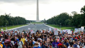 SUA: Mii de persoane au manifestat la Washington împotriva reducerii drepturilor de vot și civile