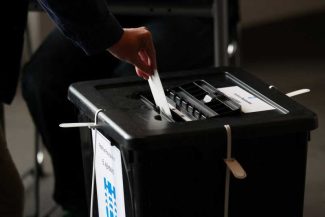 Islanda: S-au deschis secțiile de votare în referendumul asupra reluării negocierilor de aderare la UE