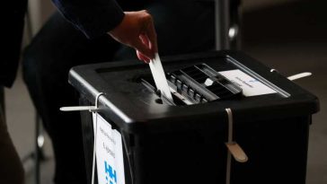 Islanda: S-au deschis secțiile de votare în referendumul asupra reluării negocierilor de aderare la UE