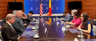 Parteneriatul Strategic cu SUA și întărirea prezenței NATO – discutate de Oana Țoiu cu senatorul american Mike Rogers