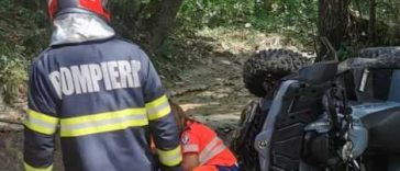 VIDEO Argeș: ATV răsturnat în comuna Vlădești; o persoană a decedat, iar alta a ajuns la spital