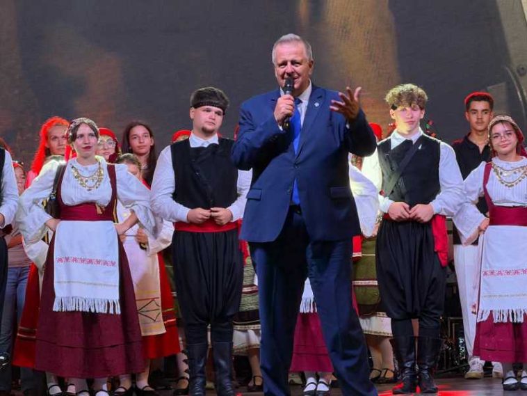 VIDEO ProEtnica/ Zisopol: Am reușit să aducem o parte din Grecia la Sighișoara; seară grecească în Piața Cetății