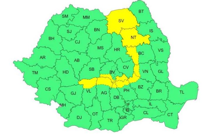 ANM: Cod galben de averse și vijelii în zone din zece județe, pe parcursul zilei de duminică