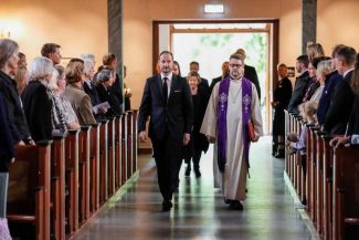 Norvegienii îl comemorează pe regele Harald al V-lea (GALERIE FOTO)