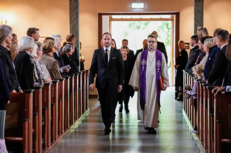 Norvegienii îl comemorează pe regele Harald al V-lea (GALERIE FOTO)