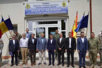 Delegația Congresului SUA a vizitat baza aeriană de la Borcea, însoțită de ministrul Apărării