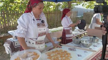 Maramureș: Plăcintele și pancovele, vedetele unui festival gastronomic local din comuna Vima Mică