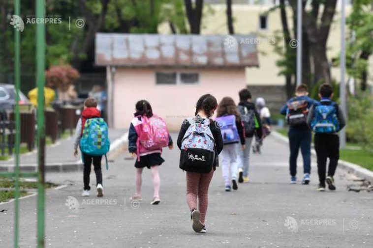 Brașov: Numărul ‘bobocilor’ de școală din municipiul reședință a crescut cu aproape 700 în 16 ani