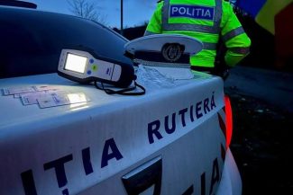 Accident pe DN 7, în judeţul Vâlcea – Două maşini s-au ciocnit, o victimă fiind încarcerată, iar cealaltă proiectată pe carosabil / Trafic oprit la Călimăneşti