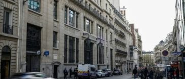 Atac dejucat la Paris în faţa Bank of America: o belgiană pusă sub acuzare şi încarcerată