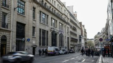 Atac dejucat la Paris în faţa Bank of America: o belgiană pusă sub acuzare şi încarcerată