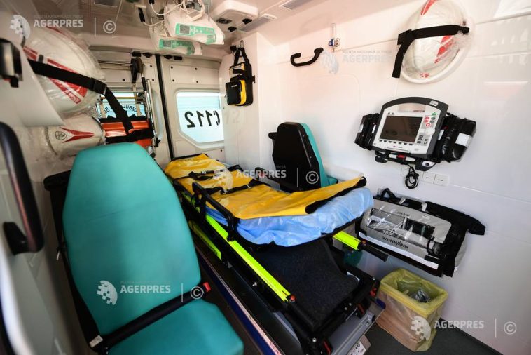 Mureș: Doi parașutiști militari au fost transportați la spital în urma unei rafale de vânt