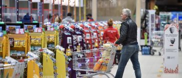 Piața bunurilor de larg consum din România a raportat o creștere de 3,4%, în primul semestru (studiu)