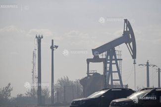 Tensiunile din Strâmtoarea Ormuz mențin prețurile petrolului și riscurile de inflație la un nivel ridicat (analiză)