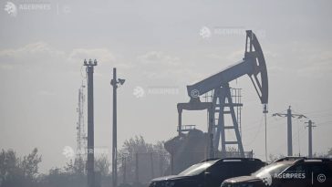 Tensiunile din Strâmtoarea Ormuz mențin prețurile petrolului și riscurile de inflație la un nivel ridicat (analiză)