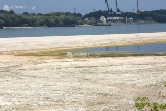Hidrologii estimează că debitul Dunării ar putea scădea la 1350 mc/s până în 10 august