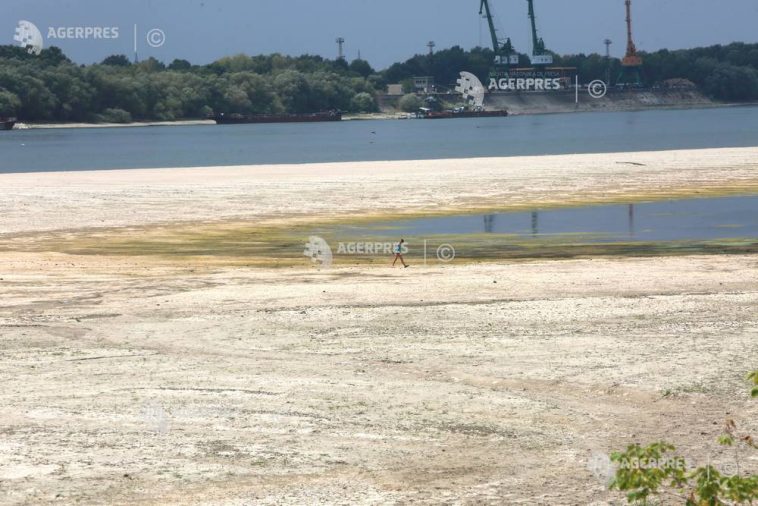 Hidrologii estimează că debitul Dunării ar putea scădea la 1350 mc/s până în 10 august