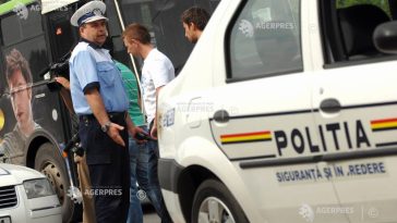 Semafoare defecte în 35 de intersecții din Capitală; polițiștii rutieri dirijează circulația