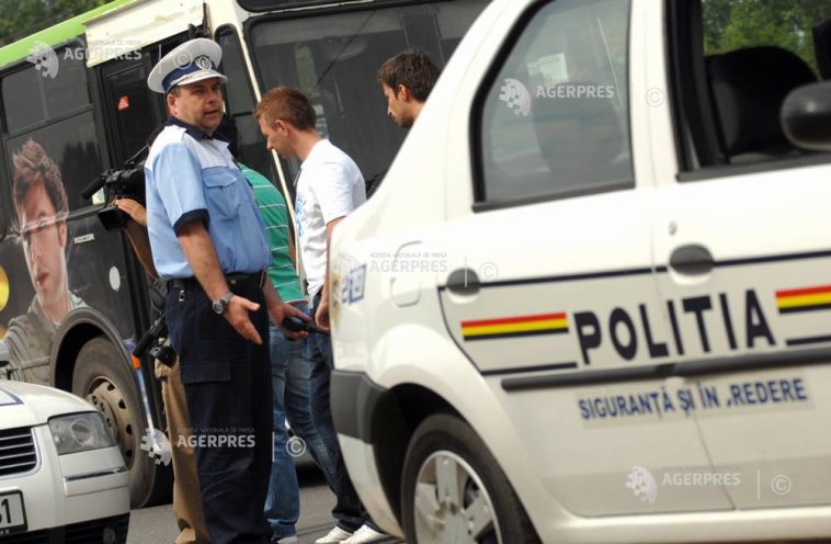 Semafoare defecte în 35 de intersecții din Capitală; polițiștii rutieri dirijează circulația