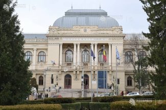 Iași: UAIC a primit o donație de 180 de cărți dedicate Japoniei, prin proiectul READ JAPAN