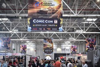 Clinton Liberty, Danielle Rose Russell, Amita Suman și alți actori, la Comic Con București