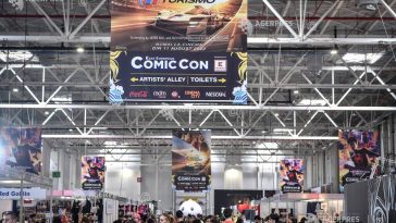 Clinton Liberty, Danielle Rose Russell, Amita Suman și alți actori, la Comic Con București