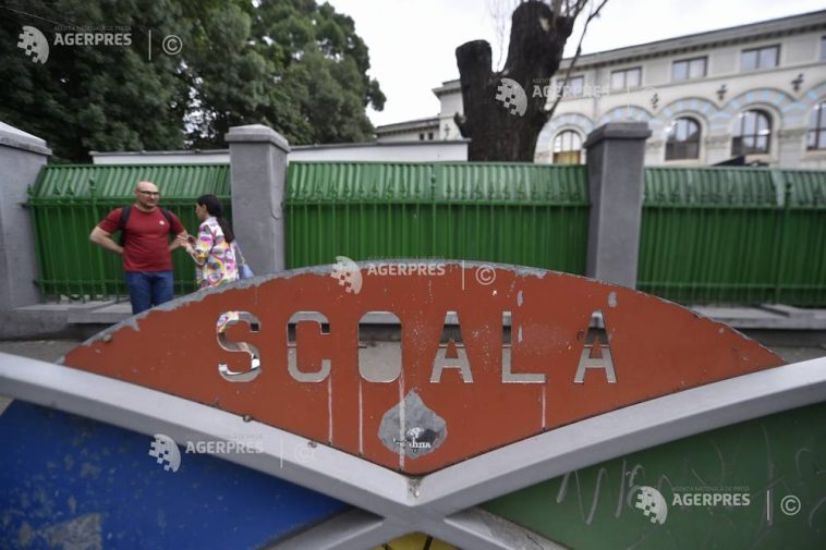Camera Deputaților/ A fost prorogat termenul pentru desfășurarea admiterii la liceu la finalul clasei a VIII-a