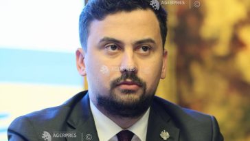 Cameră/Președintele Comisiei de învățământ îi cere ministrului Educației retragerea proiectului care taie bursele sociale
