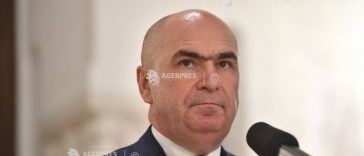 Guvern: Digitalizarea administrației și situația din sănătate – discutate de Bolojan cu stagiarii din Programul de Internship al Executivului