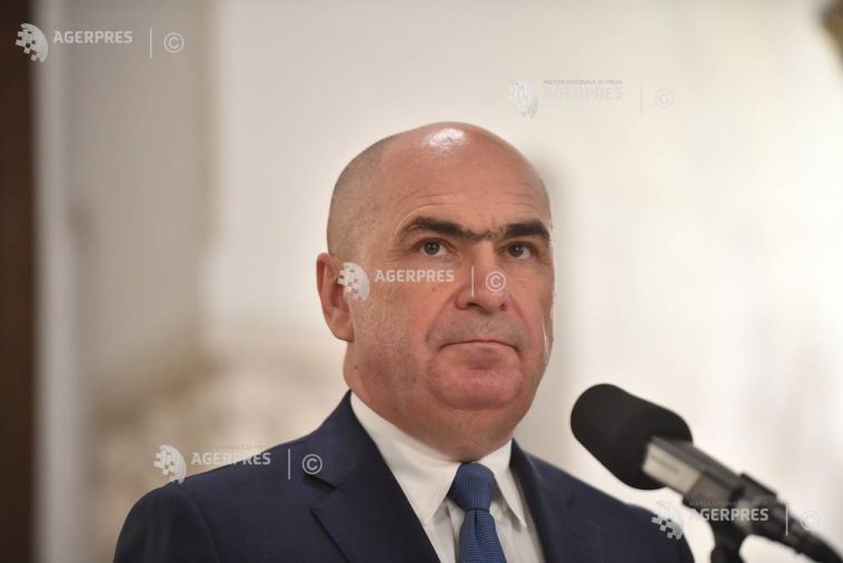 Guvern: Digitalizarea administrației și situația din sănătate – discutate de Bolojan cu stagiarii din Programul de Internship al Executivului