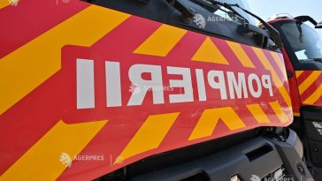 Tulcea: Pompierii intervin pentru stingerea unui incendiu în apropiere de satul Plauru