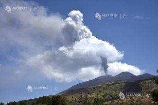 O nouă activitate eruptivă a vulcanului Etna provoacă restricții pe aeroportul din Catania