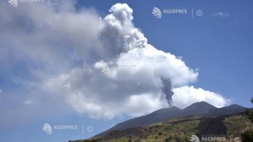 O nouă activitate eruptivă a vulcanului Etna provoacă restricții pe aeroportul din Catania
