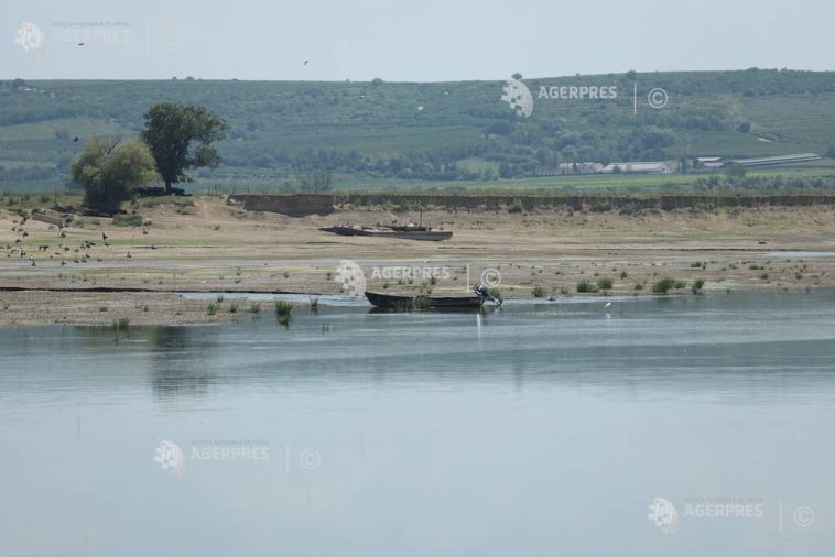 Debitul Dunării la intrarea în țară se menține la 1300 m3/s, în următoarele zile