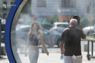 Caniculă în opt județe și București, luni