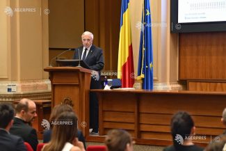 Isărescu: România nu îndeplinește în prezent niciun criteriu pentru trecerea la euro; BNR este pregătită să reia procesul