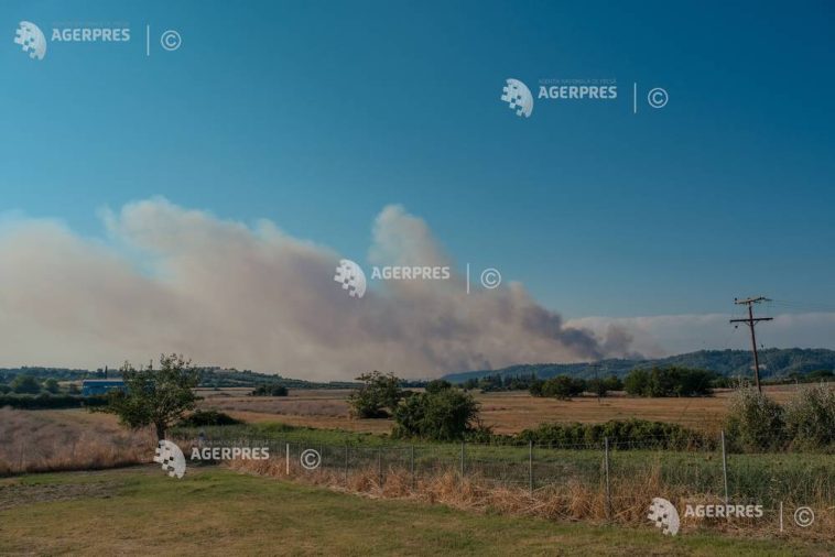 Grecia/ Incendiul din Halkidiki, care a condus la evacuarea a aproape 500 de persoane, adus sub control de pompieri