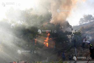 Grecia/ Incendiile de pe insula Salamina, de lângă Atena, soldate cu două victime, au fost stinse