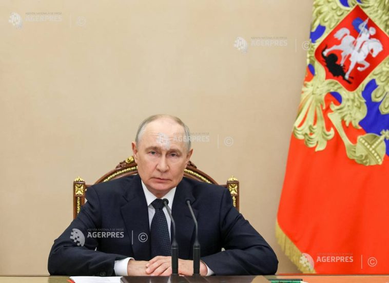 Rusia: Putin susține că situația aprovizionării cu combustibil este sub control, în pofida atacurilor ucrainene asupra rafinăriilor