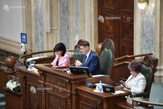 Senat: Proiectul privind revenirea la regimul de degrevare de norma didactică, adoptat cu amendamente