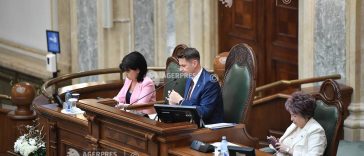 Senat: Proiectul privind revenirea la regimul de degrevare de norma didactică, adoptat cu amendamente