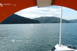 Neamț: Bărbatul care s-a înecat în urmă cu două luni în Lacul Izvorul Muntelui, găsit de pompieri